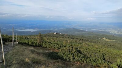 Widok ze szlaku w stronę Pielgrzymów