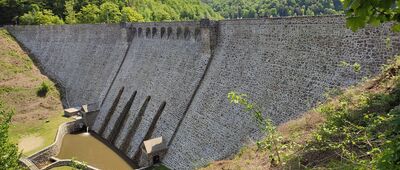 Jezioro Bystrzyckie, zapora ↔ Rozejście szlaków zielony / czarny