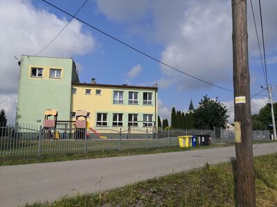 Szkoła w Roszowickim Lesie