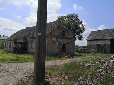 Opuszczony budynek w Lasakach, granica opolskie/śląskie