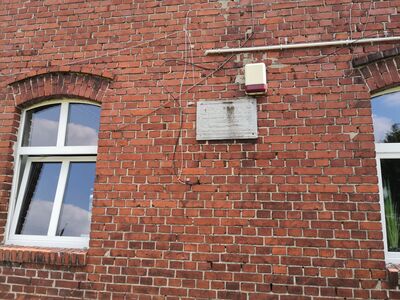 Tablica na szkole w Zawadzie Książęcej, Polska Szkoła Mniejszościowa