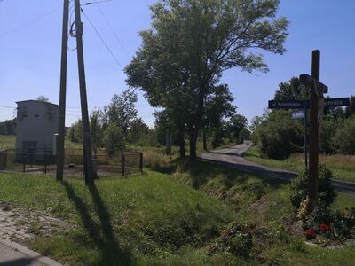 Krzyż na skrzyżowaniu w Pilchowicach