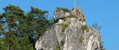 Stráňavy ↔ Sedlo pod Kojšovou [Havranie skaly poniżej szczytu Kojšová.]