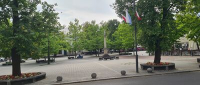 Jasło ↔ Jasło, park miejski [Pomnik św. Jana Nepomucena na Rynku]