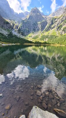 Widok z Zelene Pleso w kierunku Kolovy stit