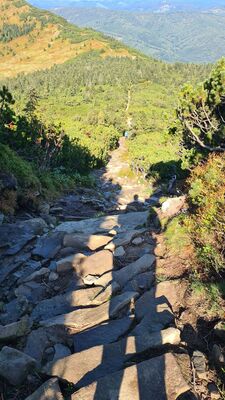 Zejście w kierunku Przełęczy Brona