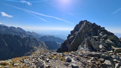 Widok na Mały Krywań z niebieskiego szlaku