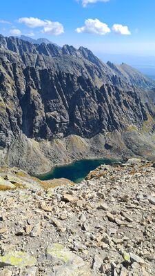Widok na Zelene Krivanske pleso (300m w dole)