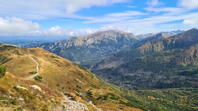 Widok z okolic Siwego Zwornika w kierunku Krzesanicy