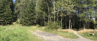 Streitúv obrázek, rozc. [Szlak zielony w kierunku U Spálené hospody, parkoviště]