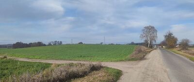 Szarcz [Skręt z drogi na Szarcz. Oznaczeń brak.]