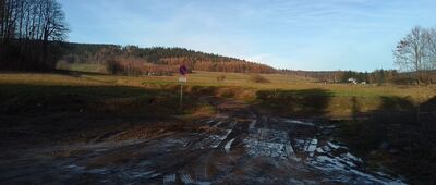 Płonina, skrzyżowanie