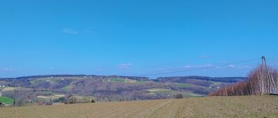 Łowczówek ↔ Łowczów [Łowczów i panorama na Słoną górę]