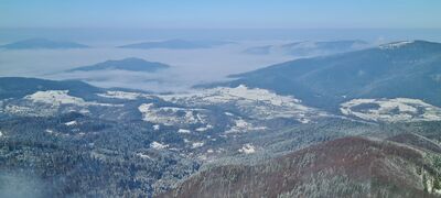 Widok w kierunku Jurkowa z wieży widokowej na Mogielicy