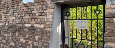 Lublin, stary cmentarz żydowski ↔ Lublin, kościół Matki Bożej Wspomożenia Wiernych [Wejście na Stary Kirkut.]