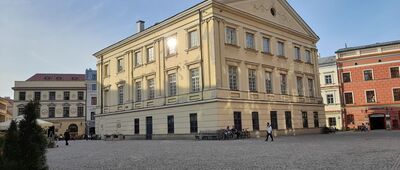 Lublin, Rynek ↔ Lublin, archikatedra [Rynek Starego Miasta z Trybunałem Koronnym.]