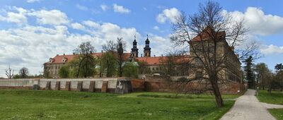 Lubiąż, Brama Główna ↔ Lubiąż, opactwo Cystersów