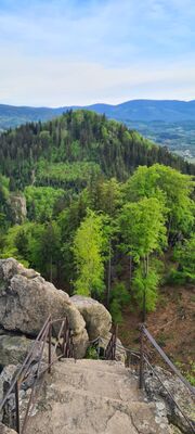 Widok z Sokolika Dużego na Krzyżną Górę