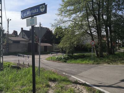 Zmiana przebiegu - oba szlak przekraczają mostek i idą Młyńską #WNSz