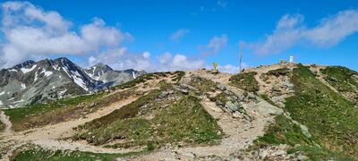 Widok na szczyt Wołowca - w tle pasmo Salatina