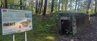 Gdańsk, Górki Zachodnie, plaża ↔ Schron baterii wiejskiej z 1911 r. [Prawe stanowisko baterii leśnej]