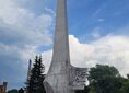 Łódź, Bałuty ↔ Zgierz, dworzec kolejowy [Pomnik Pamięci Ofiar Pomordowanych w Więzieniu Na Radogoszczu.]
