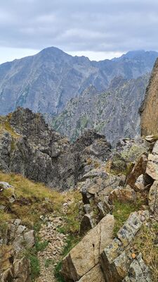 Sławkowski Szczyt i Gerlach w chmurach