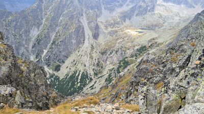 Widok na Dolinę Małej Zimnej Wody i Doliny Pięciu Stawów Spiskich