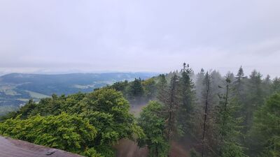 Panorama z wieży widokowej na górze Modyń - widok na stronę wschodnią