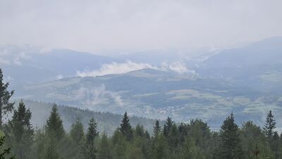 Widok z wieży widokowej na Modyni