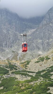 Wagonik kolei linowej na Łomnicę