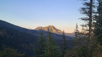 Kominiarski Wierch z Grzybowca o poranku