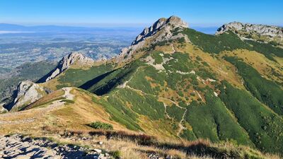 Masyw Giewontu widziany z żółtego szlaku na Kopę Kondracką