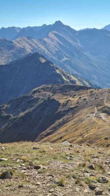 Przebieg czerwonego szlaku od Kopy Kondrackiej aż po Świnicę