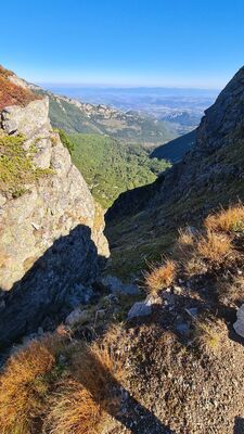 Przełęcz Skryte Wrótka z widokiem na Suchą Dolinę Kondracką