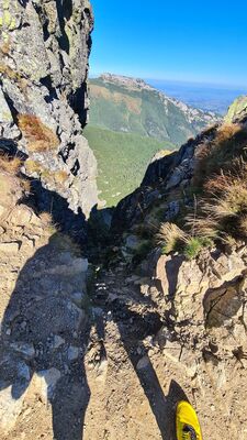 Widok na Suchą Dolinę Kondracką z Przełęczy Wysokie Wrótka