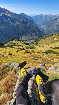 Na czerwonym szlaku pod Pośrednim Goryczkowym Wierchem