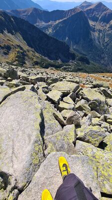 Widok spod Pośredniej Turni w kierunku Walentkowej Doliny