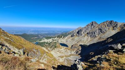 Dolina Zielona Gąsienicowa z czerwonego szlaku przed Świnicką Przełęczą