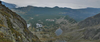 Pod Świnicą ↔ Zawrat [Widok na Dolinę Zieloną Gąsiennicową ze szlaku na Świnicę. Tatry 13-09-2024]