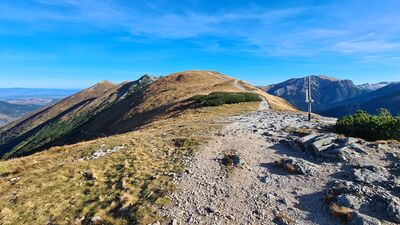 Widok z Siwej Przełęczy przez Kotłową Czubkę na grań Ornaku