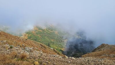 Dolina Pyszniańska wyłania się z między chmur