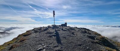 Bystrá [Szczyt Bystrej nad morzem chmur nad Słowacją]