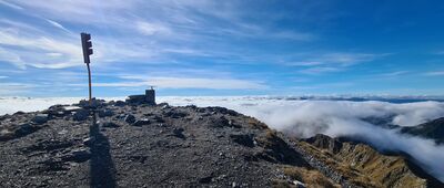 Bystrá [Szczyt Bystrej nad morzem chmur nad Słowacją]