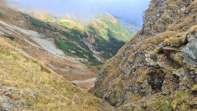 Widok z Liliowych Turni w kierunku Pyszniańskiej Doliny
