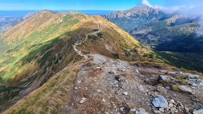 Przebieg zielonego szlaku z Siwego Zwornika przez Siwą Przełęcz w stronę Ornaku