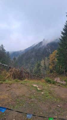 Czerwona Przełęcz pod Sarnią Skałą