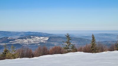 Widok z Kociej Łapy w kierunku Suchej Beskidzkiej