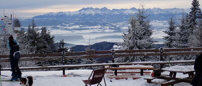 Schronisko PTTK Turbacz [Widok na Tatry ze schroniska pod Turbaczem]