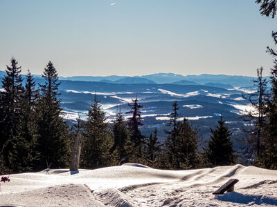Niżne Tatry spod szczytu Rysianki